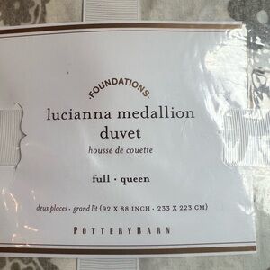 Pottery Barn Lucianna Medallion Taupe Full/Queen Duvet Cover New
